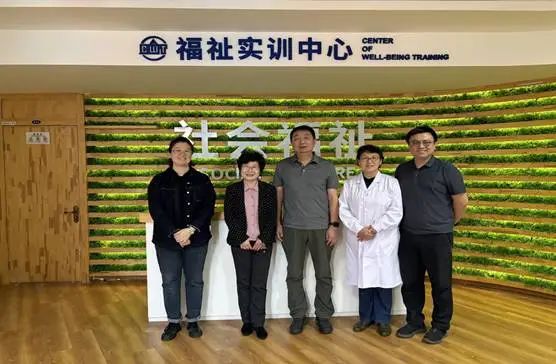 说明: 微信图片_20250516185650 说明: 微信图片_20250516185650